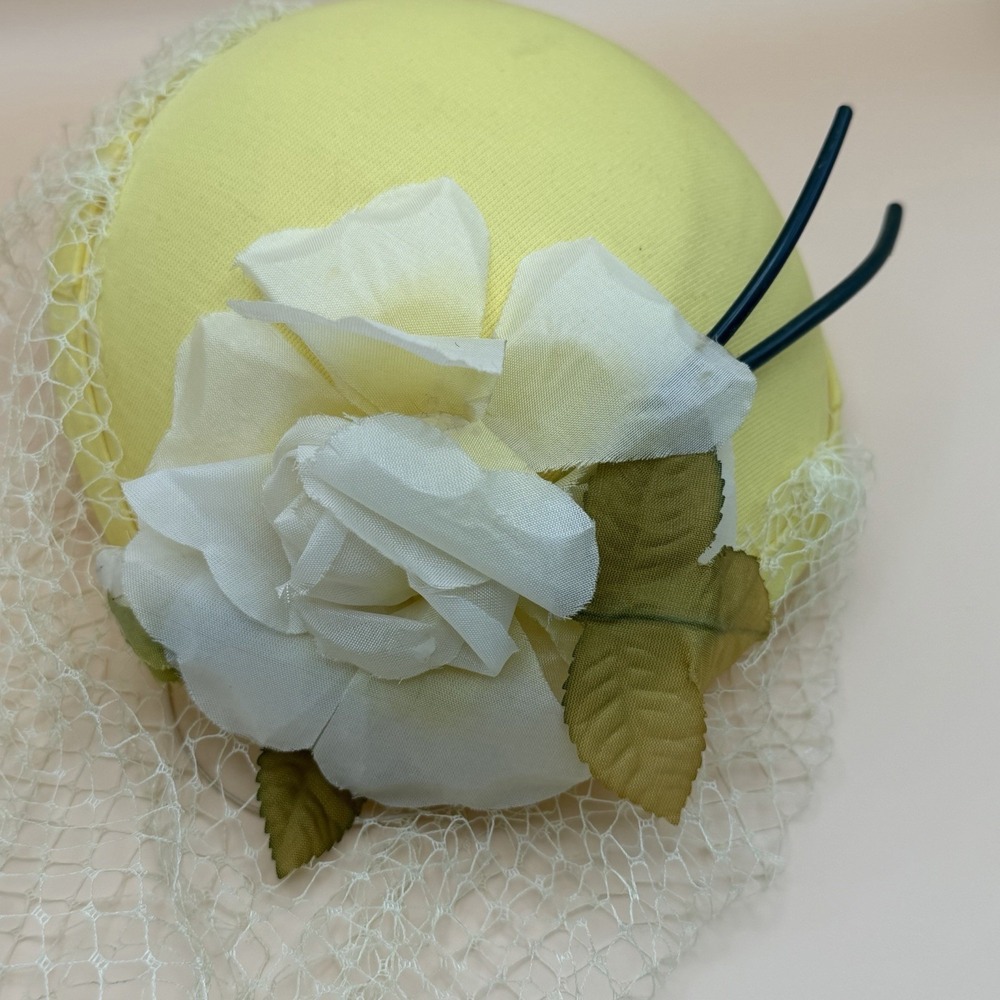 Vintage Yellow Pillbox Hat 1950s 1960s Fascinator Veil Birdcage Flower Mad Men